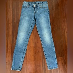 Old Navy Super Skinny Mid-Rise Light-Medium Wash Jeans Size 2